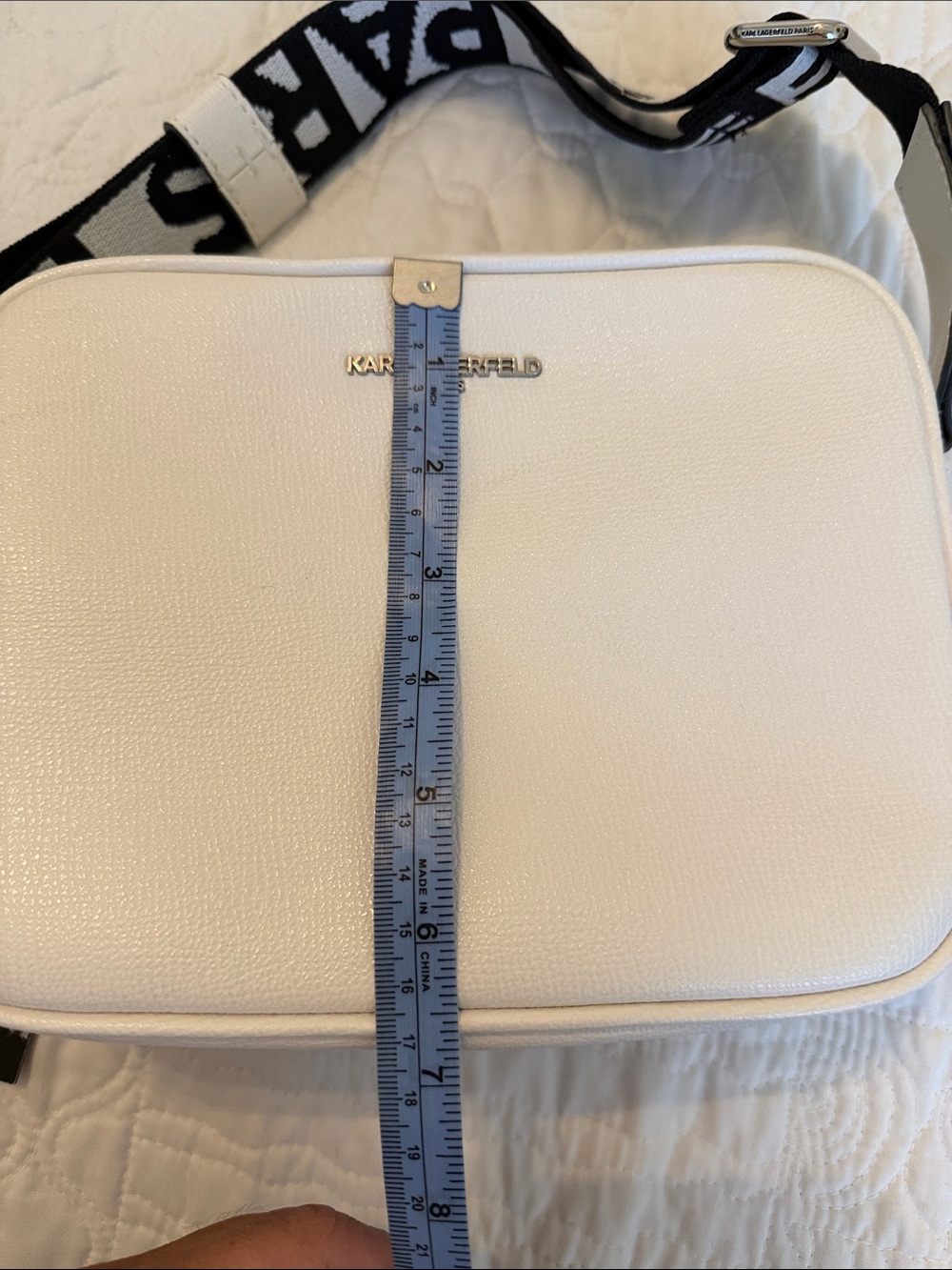 NWT Karl Lagerfeld White Camera Bag with Logo Strap - Picture 9 of 11